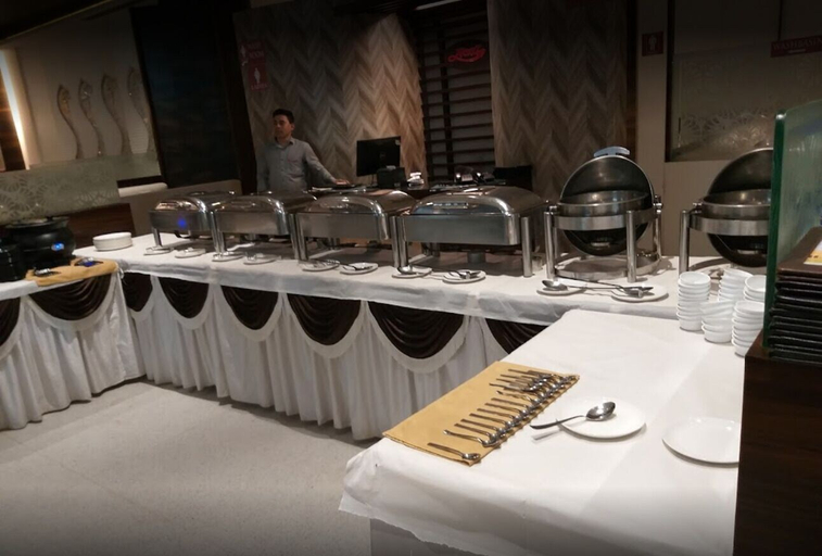 Food & Drinks 4, Hotel Naaz Executive Near T2 Airport, Mumbai Suburban
