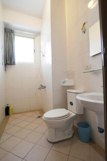 Bathroom 5, Equuleus Homestay, Penghu
