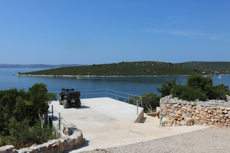 Others 5, Spacious Robinson House Iris With Pool, Tkon