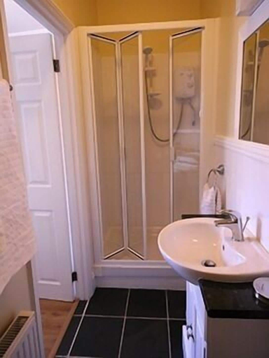 Bathroom 4, The Courtyard Guest House, Norfolk
