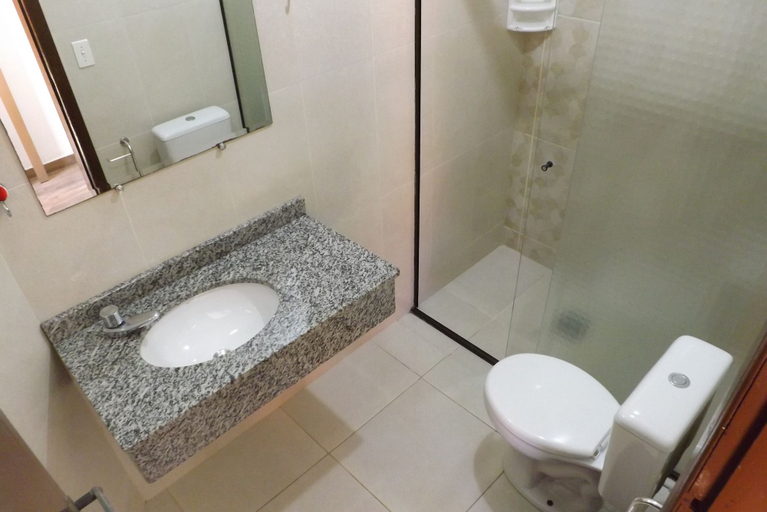 Bathroom 5, Hotel Marazul, Cananéia