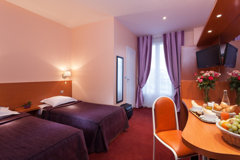 Bedroom 4, Hotel Virgina, Paris