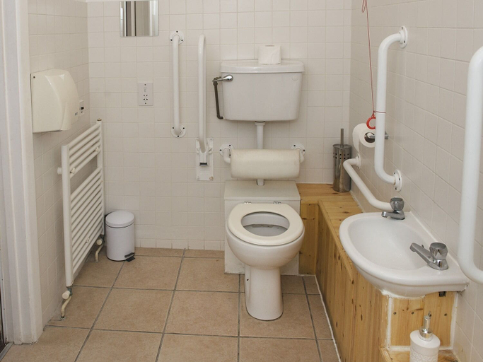 Bathroom 4, The Queens Head, Oxfordshire