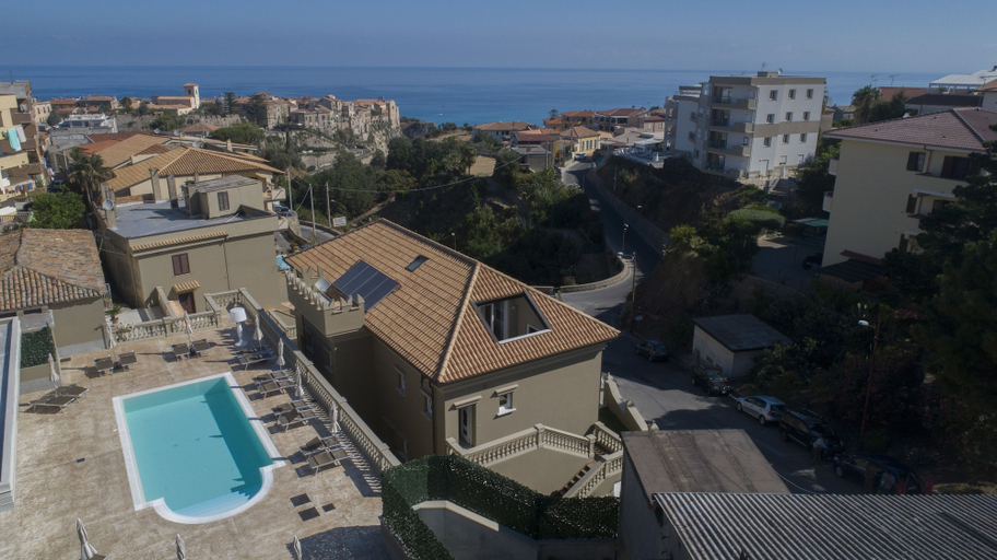 Exterior & Views 1, Sui Generis, Vibo Valentia
