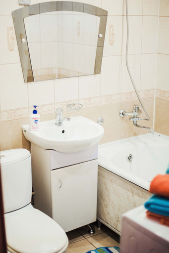 Bathroom 3, 2 rooms apartment on Spartaka 18, Novokuznetskiy