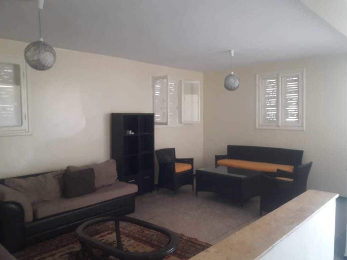 Others 5, Paloma Pied Sur Sable, Casablanca