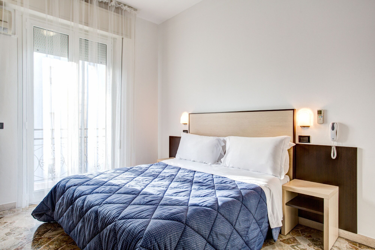 Bedroom 4, Hotel Anversa Rimini, Rimini