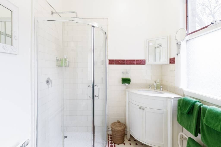 Bathroom 3, The Eaglehawk Country House Hotel Maldon, Mount Alexander Bal