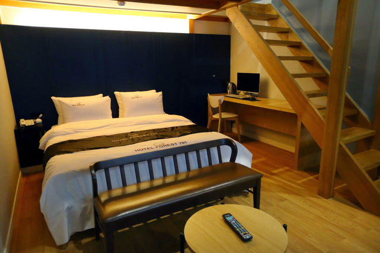 Bedroom 4, Forest 701 Hotel, Buk