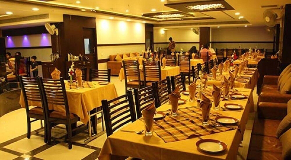 Food & Drinks 5, Hotel Grand Meridian, Katni