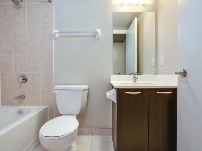Bathroom 2, Midnight Suites, Toronto