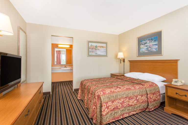 Bedroom 4, Garden Inn, Spotsylvania