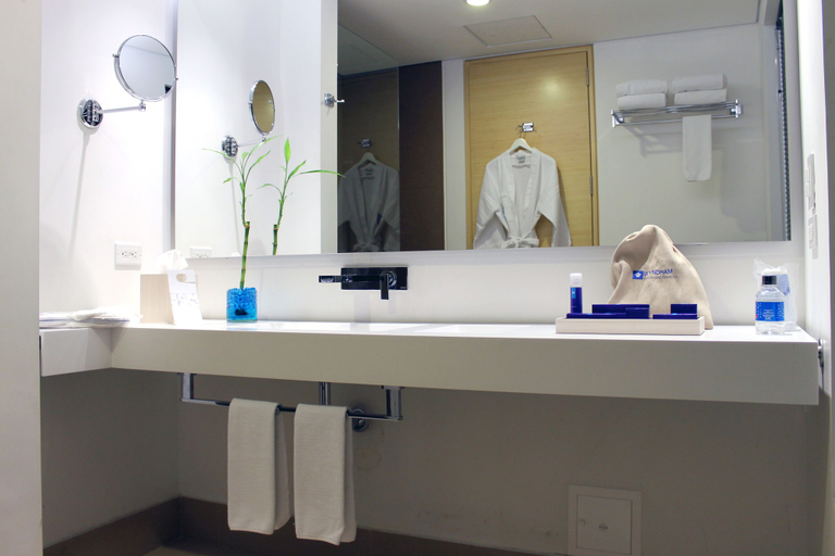 Bathroom 4, Wyndham Bogotá, Santafé de Bogotá