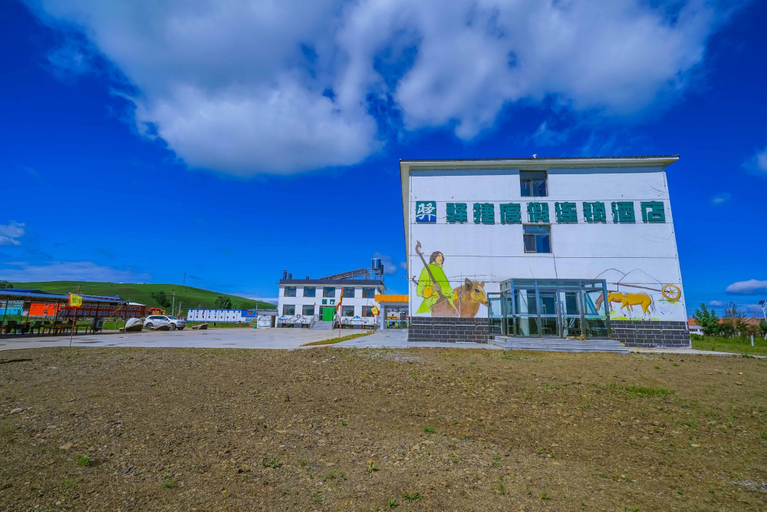 Exterior & Views