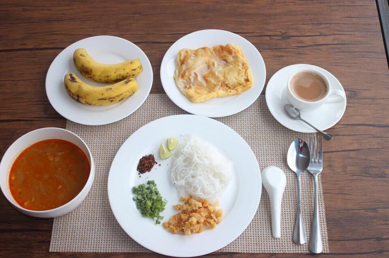 Food & Drinks 5, Sky Hotel 88 St, Yangon