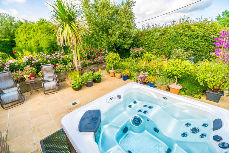 Sport & Beauty 2, Covehurst Bay Holiday Cottages, East Sussex