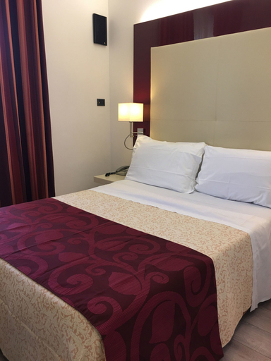 Bedroom 4, Green Park Hotel, Verona
