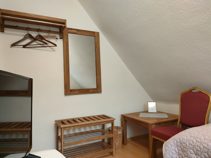 Bedroom 3, AM BERG Hotel, Osterode am Harz