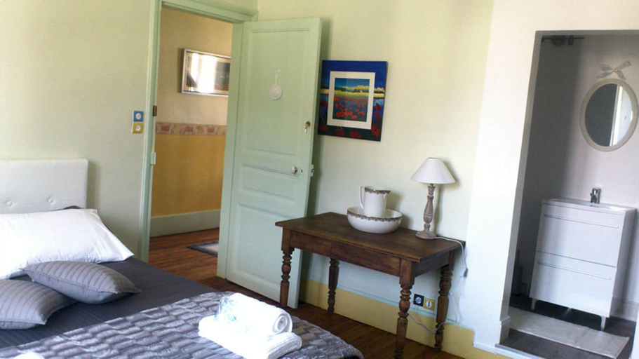 Bedroom 2, Aux Chambres du Roy, Somme
