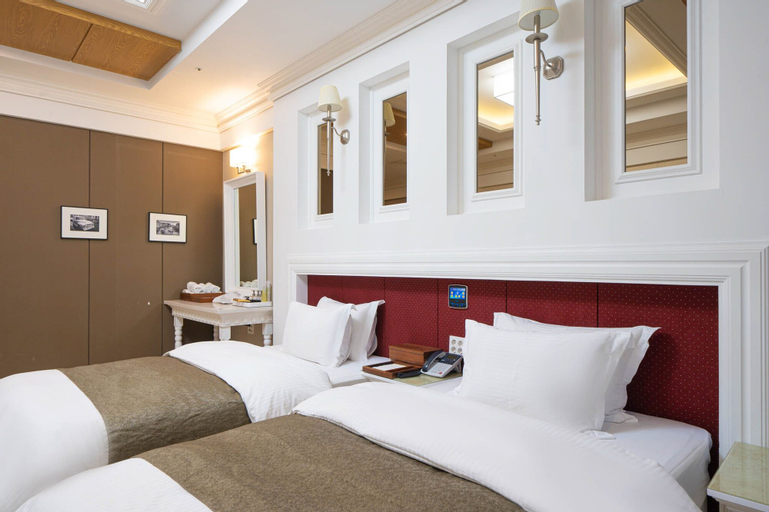 Bedroom 6