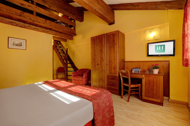 Bedroom 4, IH Hotels Courmayeur Mont Blanc Resort, Aosta