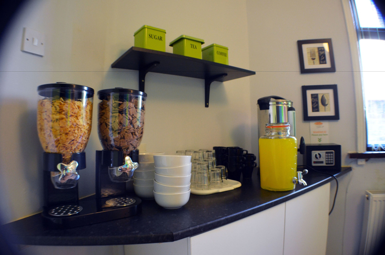 Food & Drinks, Birchfields Guest House, Manchester
