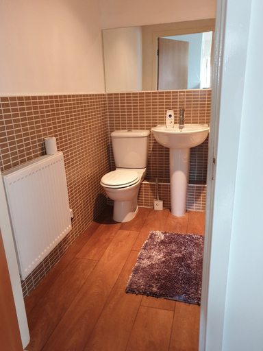 Bathroom 3, Early Knights at Huddersfield, Kirklees