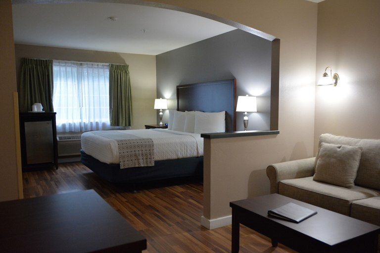Bedroom 3, FairBridge Inn & Suites Dupont, Pierce