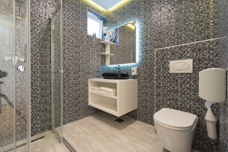 Bathroom 3, Hotel Bejturan, Sarajevo