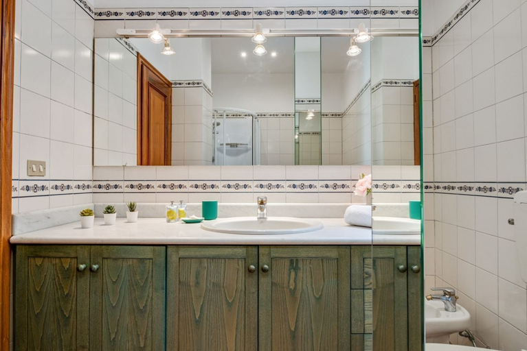 Bathroom 4, A due passi dalla Pinacoteca Apartment, Bologna