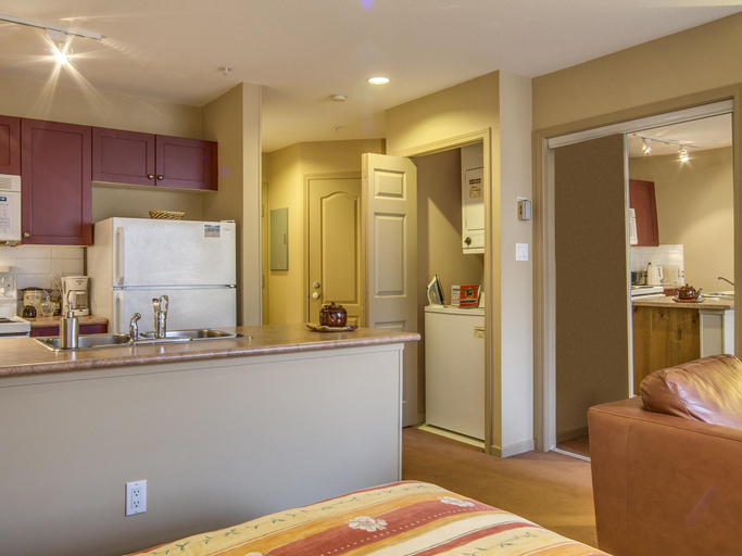 Others 3, Town Plaza Suites by Golden Dreams, Squamish-Lillooet