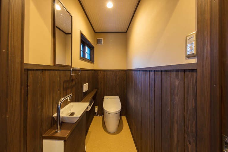 Bathroom 3, SenzanAn Kitamachi 102, Yuasa