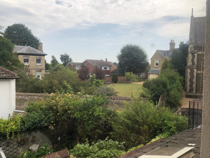 Others 5, The Hunt Lodge, Central Bedfordshire