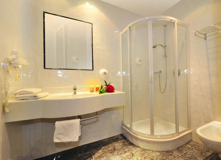 Bathroom 3, Hotel Flötscherhof, Bolzano