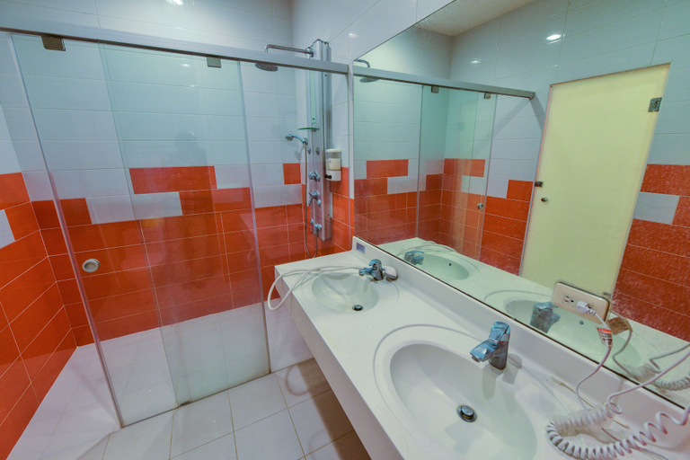 Bathroom 3, Cape 203 B&B, Penghu