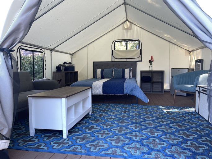 Bedroom 3, Surrey Resort, Sonoma
