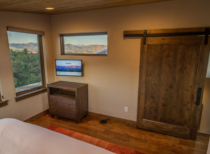 Bedroom 2, Royal Gorge Cabins, Fremont
