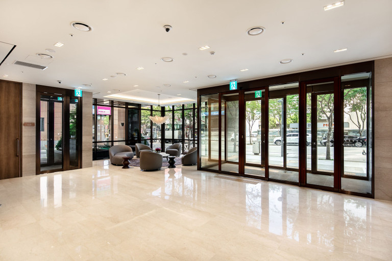 Others 2, G3 Hotel Chungmuro, Jung