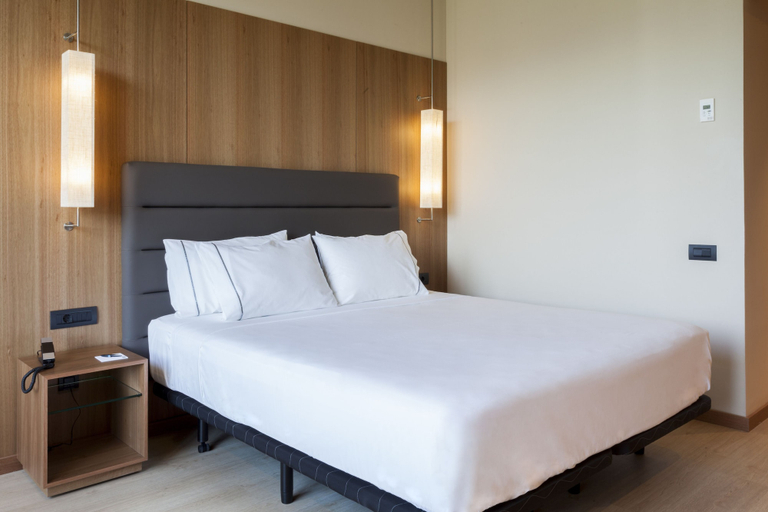 Bedroom 2, AC Hotel Diagonal L'Illa by Marriott, Barcelona
