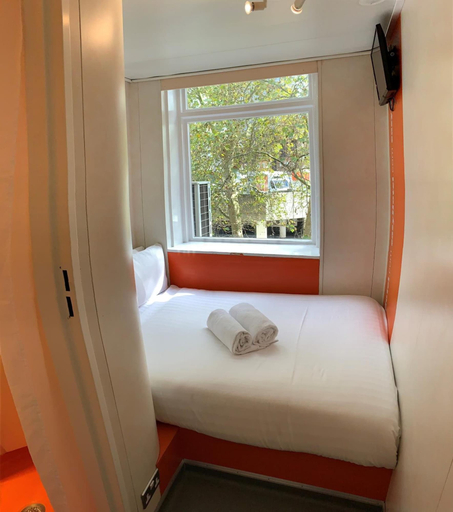 Bedroom 3, Easyhotel South Kensington, London