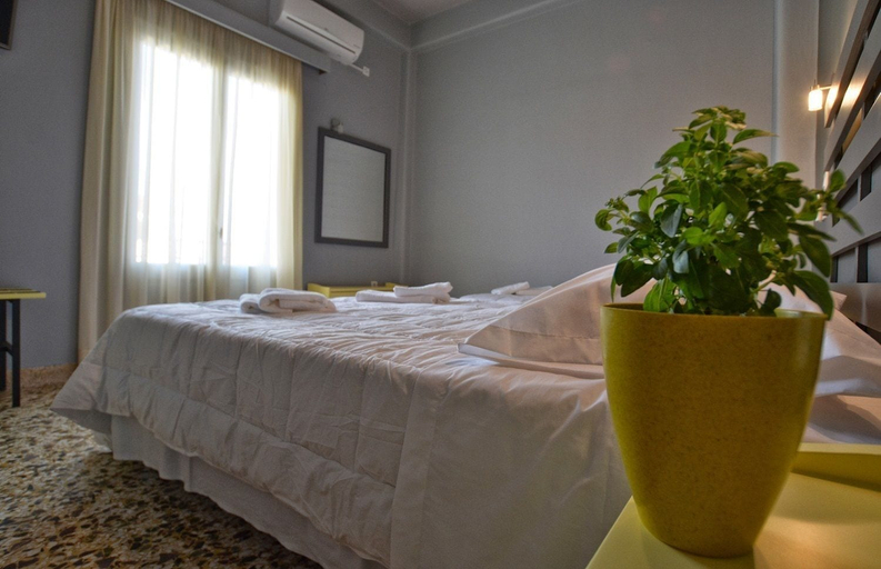 Bedroom 4, Leonidaion Guest House, West Greece