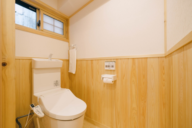 Bathroom 3, Miro Saiinnishi Imadacho Tei, Kyoto