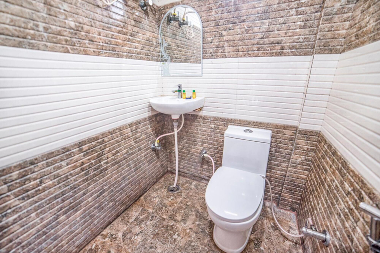 Bathroom 3, FabHotel Glorify Stay, Mathura