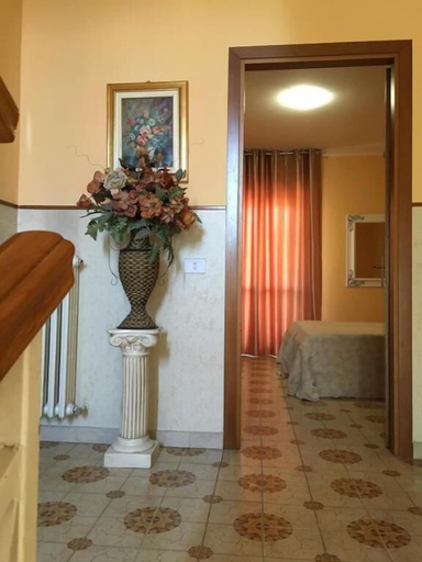 Others 4, Hotel Commercio, Modena