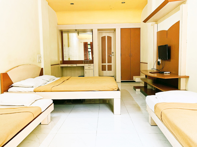 Bedroom 3, Hotel Royale Heritage, Nashik