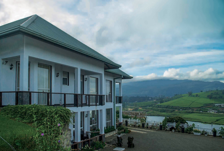 Exterior & Views