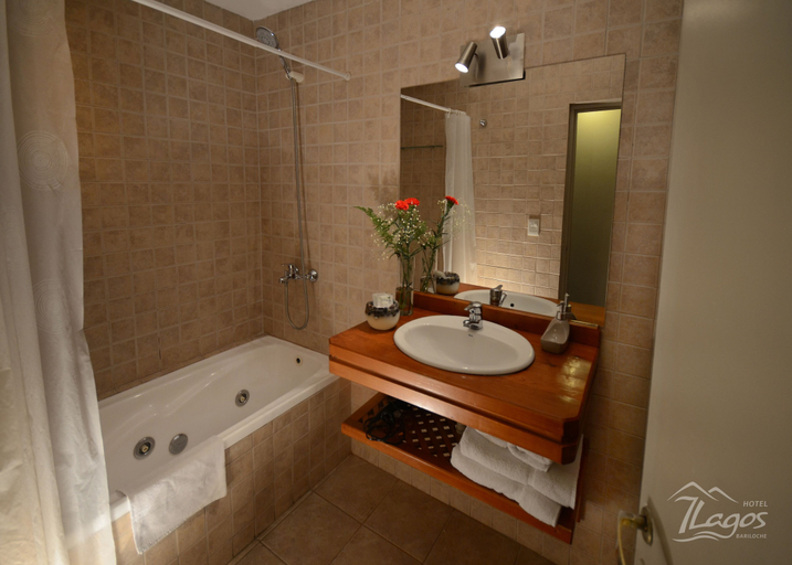 Bathroom 4, Hotel 7 Lagos, Bariloche