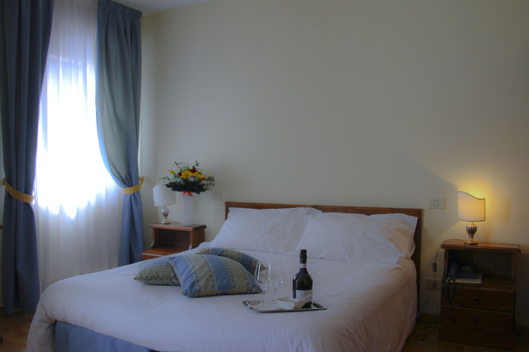 Bedroom 3, Hotel Belvedere, Belluno