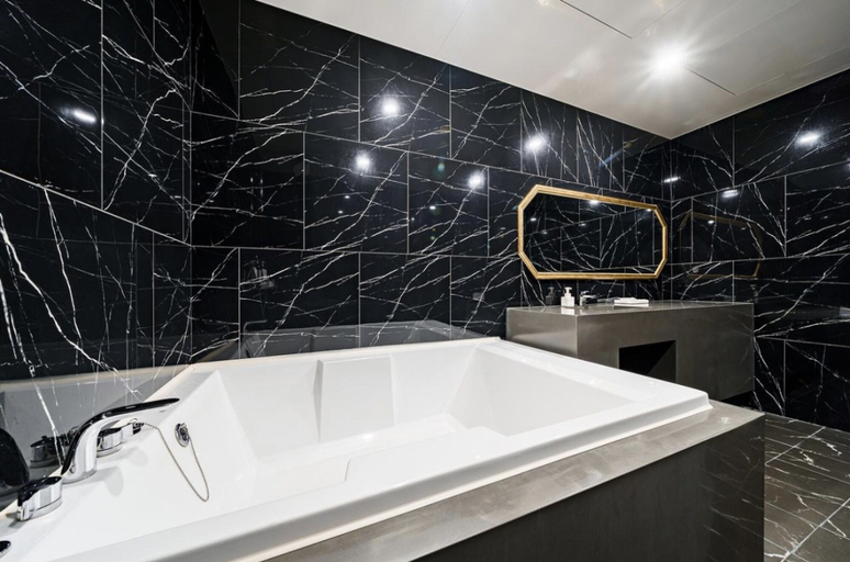Bathroom 4, Hotel Moment SongJeong, Haeundae