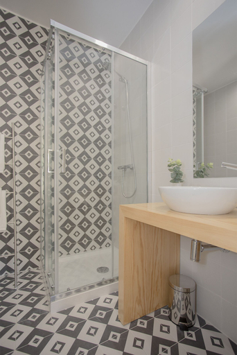 Bathroom 3, Liiiving in Porto - Charming Downtown Delight I, Porto